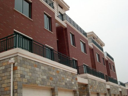 鐵藝護欄、鋅鋼護欄與組裝圍欄三者差距